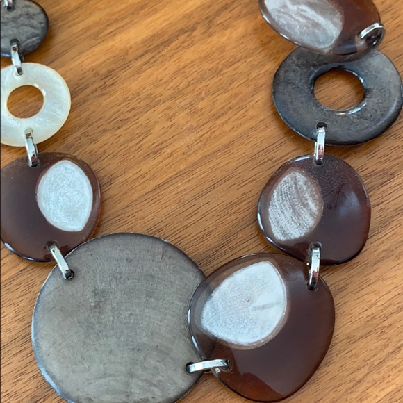 Necklaces Caracol Brow and grey - Picture 2 of 3